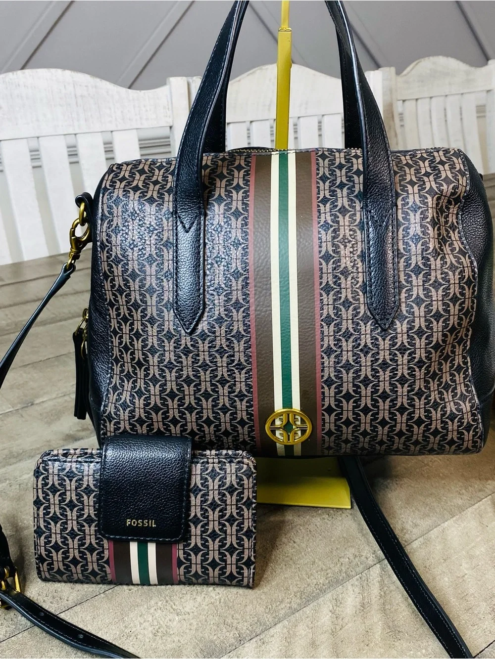 Fossil Satchel Handbag and MatchinFossil Satchel Handbag and Matching Wallet Se